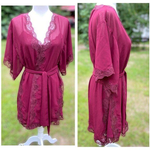 Vtg Delicates Peignoir Robe Nightie Sleep Set Size S/M Maroon Purple Lace USA - Picture 1 of 9